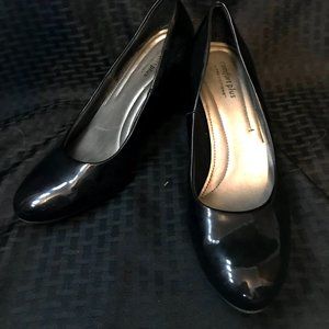 Black Heels: 1.5 inches